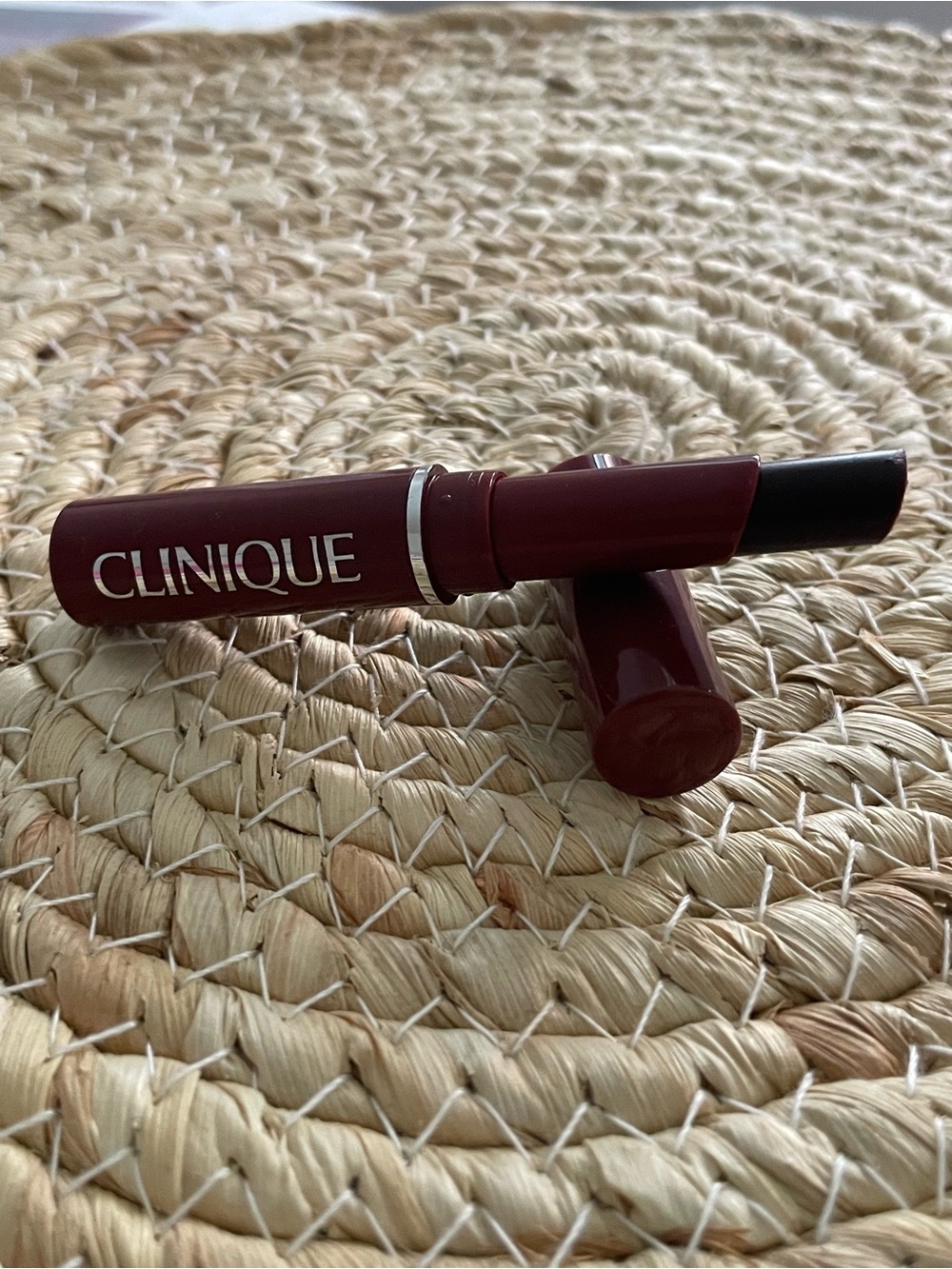 Clinique Twist-Up Matte Lipstick — Deep Berry Red